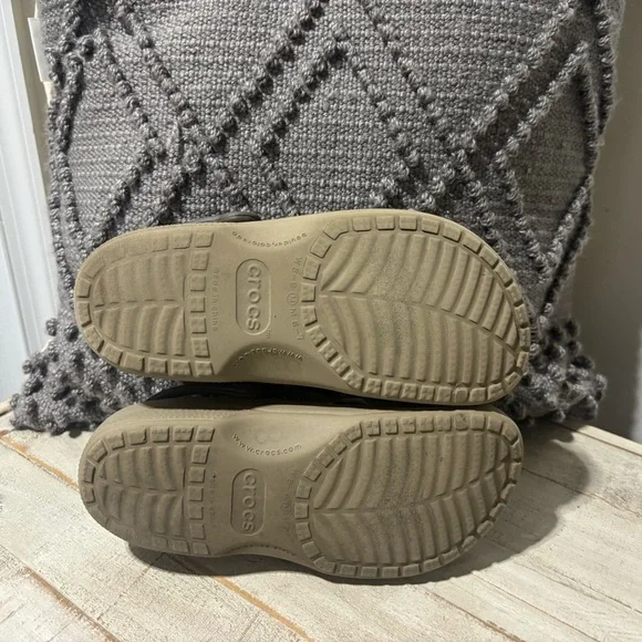 ❤️Disney Parks Mickey & Minnie Classic Clogs M (6-7), F (8-9) - Picture 6 of 7